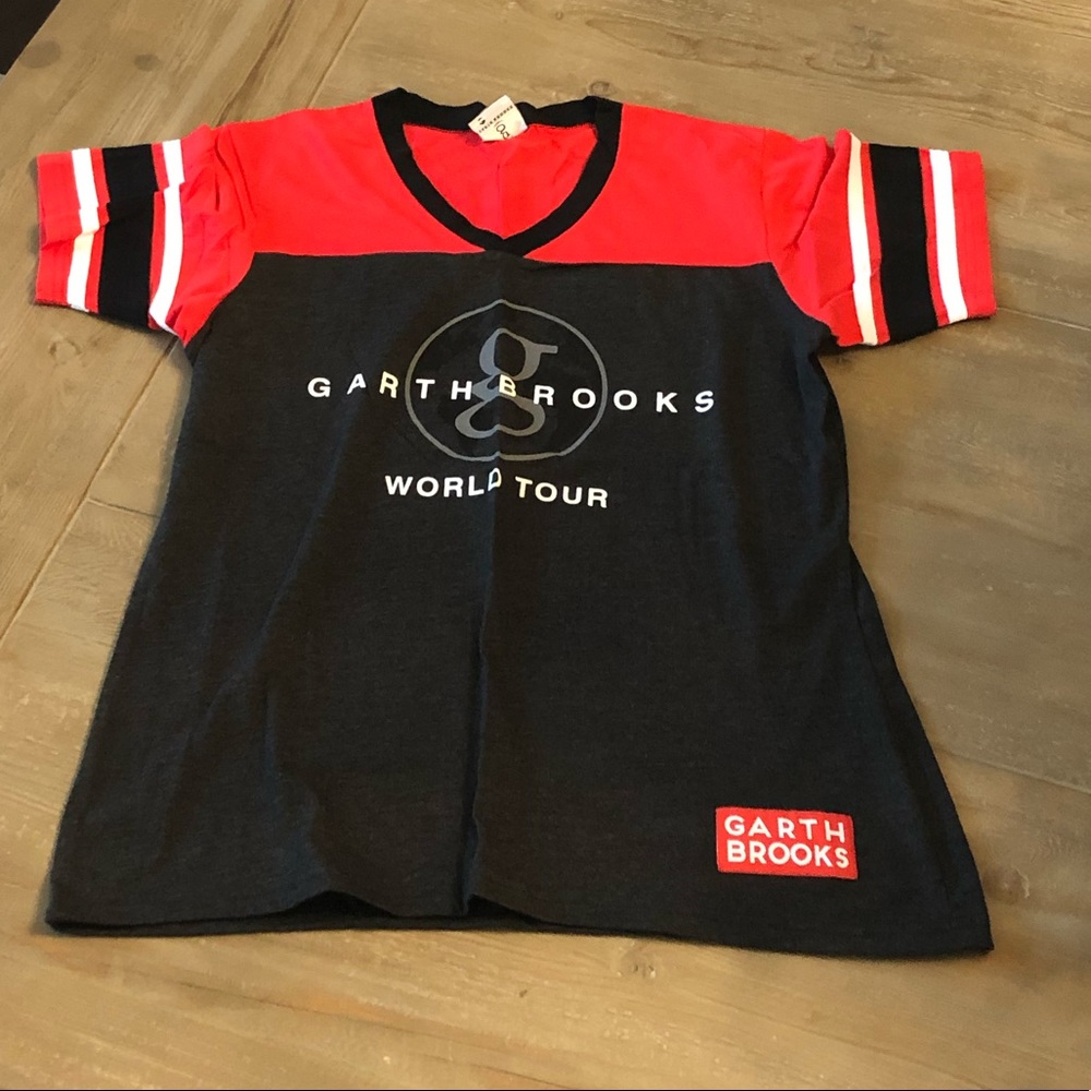 Garth Brooks World Tour Graphic Sport Tee - Size L